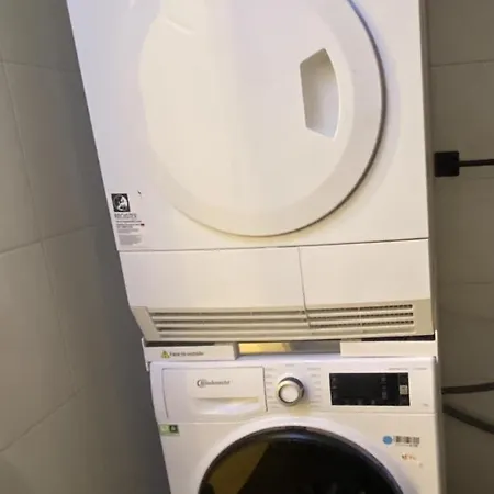 Stn Deluxe - Mit 2 Schlafzimmer & Parkplatz, Highspeed Wlan, Netflix Premium, Zentral Zu Audi & Schwarz Gruppe Lägenhet *